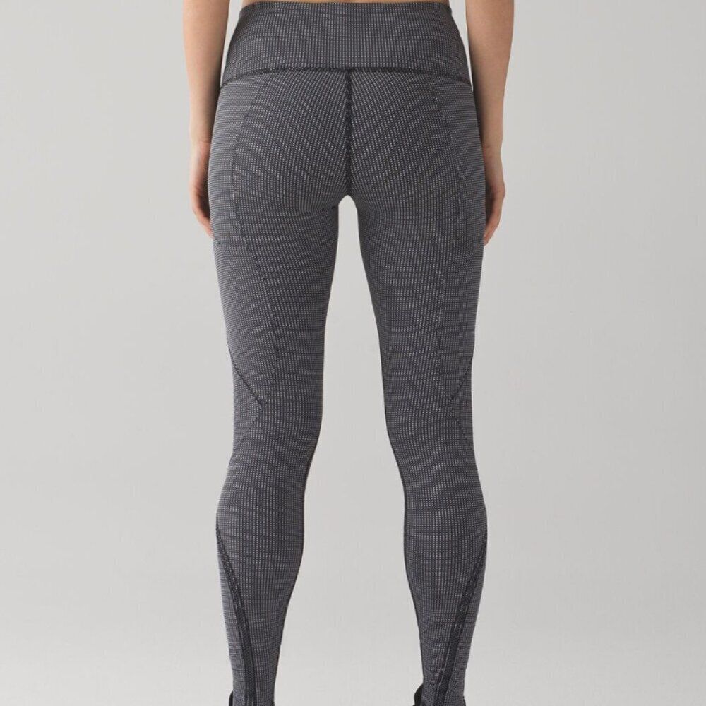 Lululemon Crusher Tight Size 6 Power Luxtreme Tiny Geo Black White W5AGIS $118 - Picture 3 of 10
